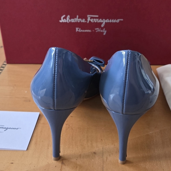 Salvatore Ferragamo Logo Blue Patent Leather Open Toe Vara Shoes 8.5/ 39.5 - Picture 8 of 16